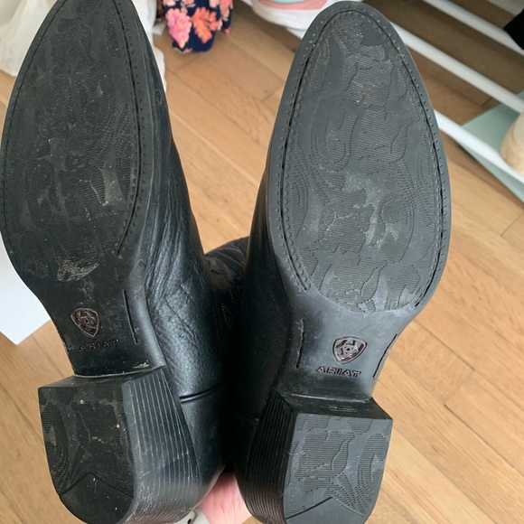 Women’s Heritage R Toe Western Boot - Picture 8 of 9